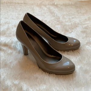 Bandolino Nude Pumps